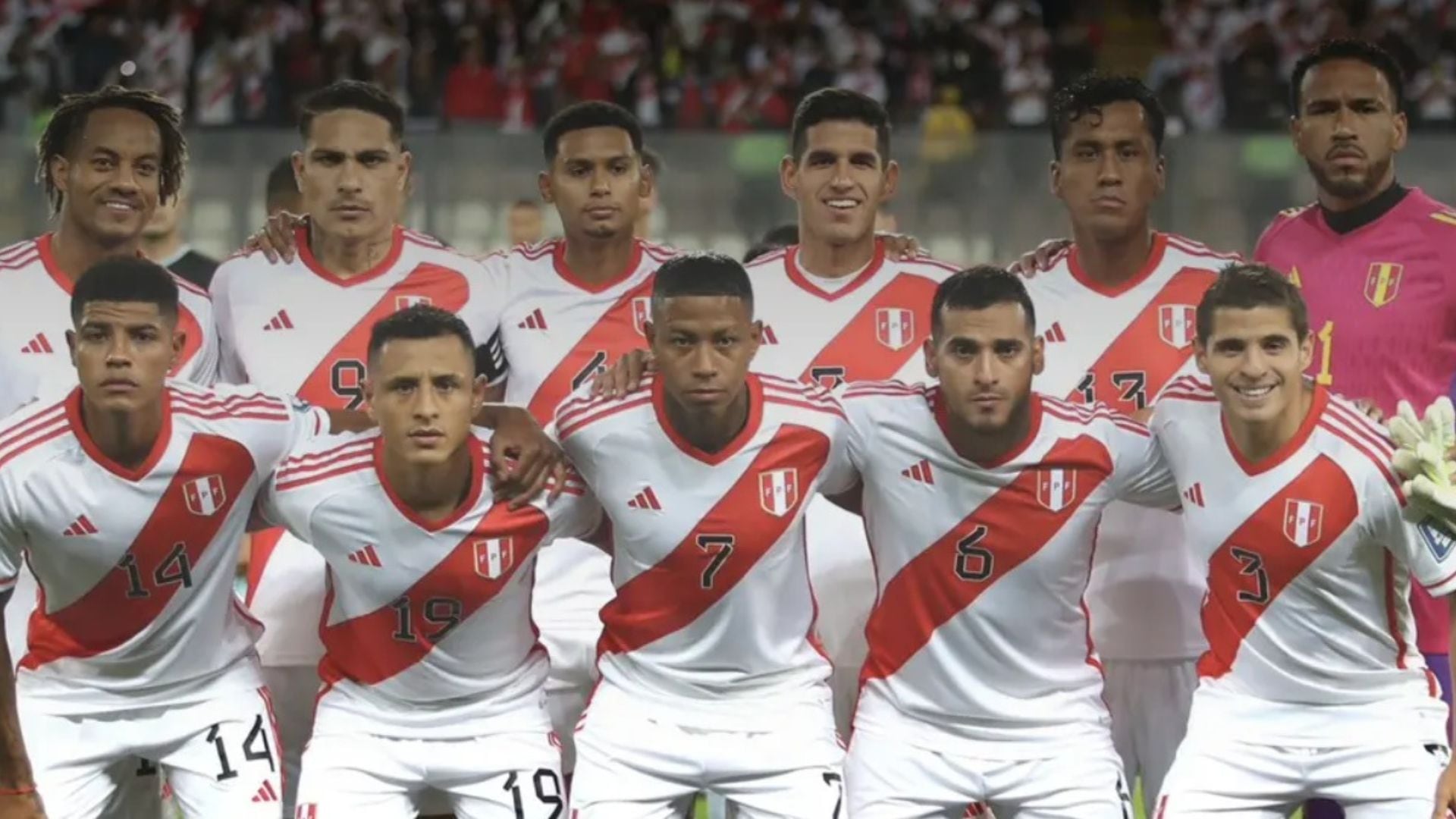 El plantel de la selección peruana en el inicio de las Eliminatorias 2026. - Crédito: FPF