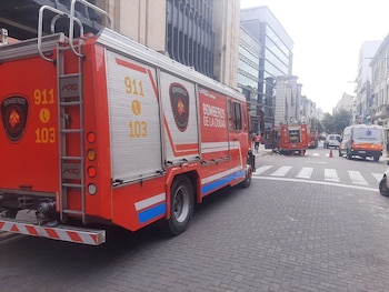 Un camión de los Bomberos de la Ciudad en el lugar