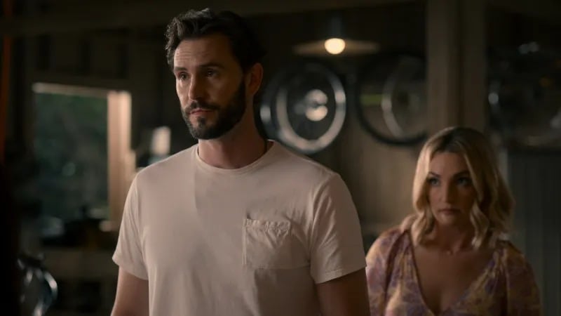 Noreen y Jeremy se perfilaban hacia un compromiso que no llegó a plasmarse en pantalla.
(Netflix)