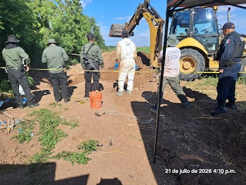 Colectivos de búsqueda hallaron fosas clandestinas en Villa Juárez y El Quemadito, donde se recuperaron restos humanos aún sin identificar. Crédito: Especial
