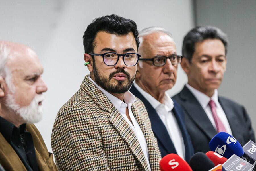 La querella, instaurada por un abogado, señala que decisiones tomadas durante su gestión infringieron los principios legales exigidos a los servidores públicos, provocando afectaciones a afiliados de entidades promotoras de salud intervenidas - crédito John Paz/Colprensa