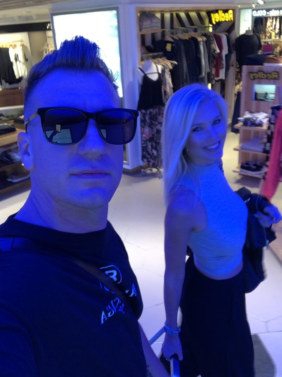 Un momento cotidiano durante una salida juntos