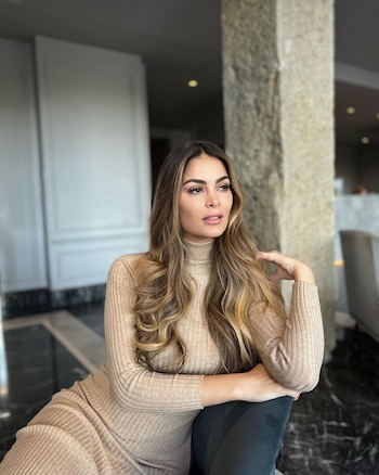 Laura Spoya. Instagram