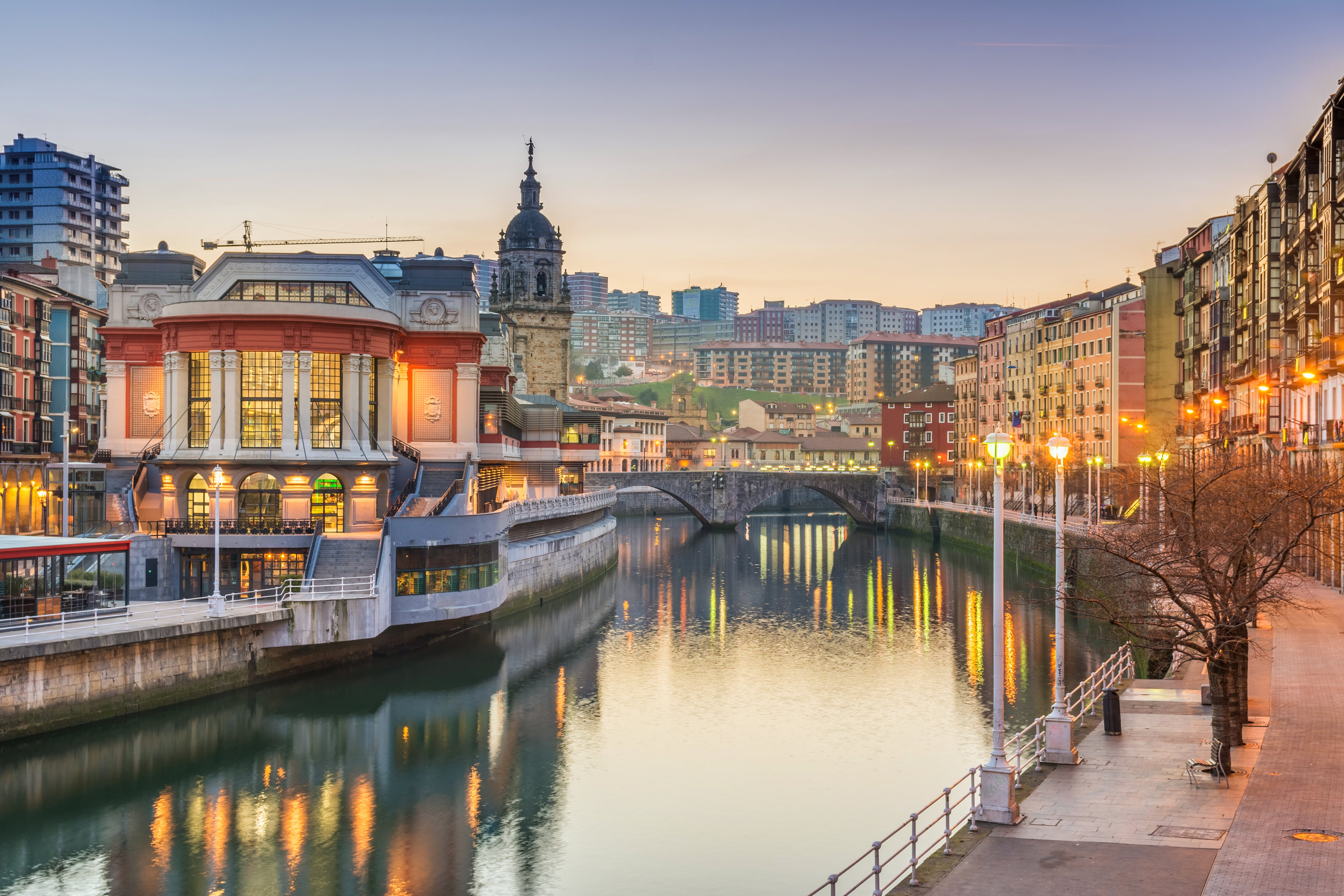 Mercado de la Ribera, en Bilbao (Jon Chica/Shutterstock)