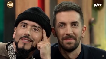 Yandel y David Broncano posando