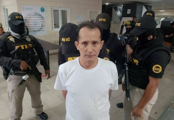 El Ministerio Público de Honduras entrega a Mario Roberto Flores Mejía a las autoridades de Estados Unidos.