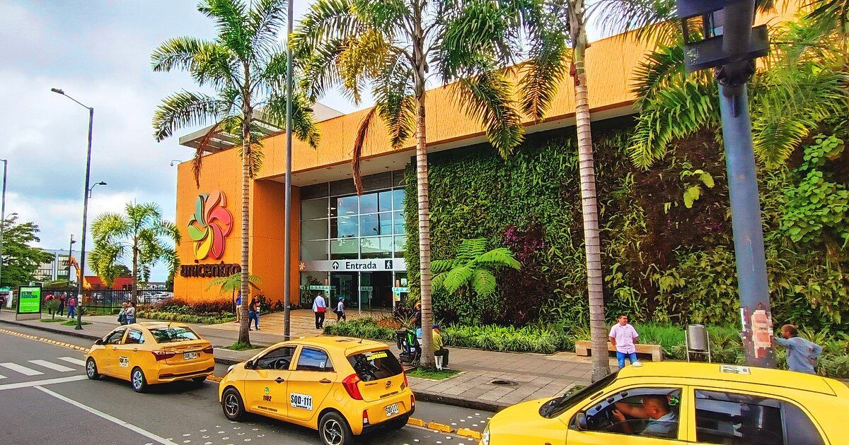 Los ladrones ingresaron en la madrugada, forzaron los sistemas de protección y sustrajeron 19 relojes Tissot y 11 Swatch de alto valor - crédito Tripadvisor