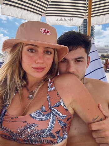 Morena Beltrán reveló que durante las vacaciones compartió los gastos con Lucas Blondel y desató la furia de Ruggeri 5 Morena Beltran y Lucas Blondel