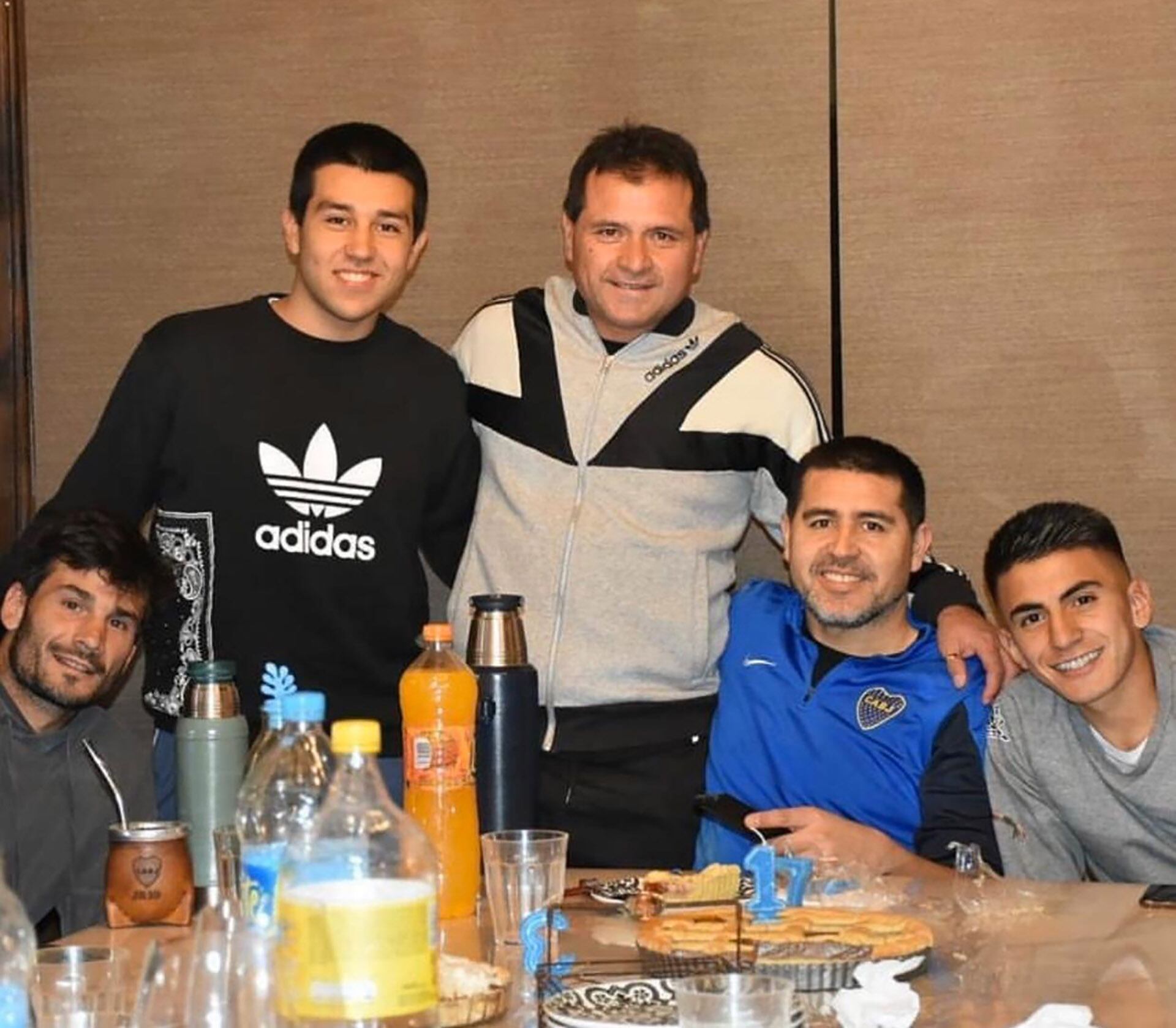 Juan Román Riquelme tiene una relación cercana con la familia de Thiago Almada