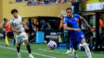 Colwill, del Chelsea, baja casi