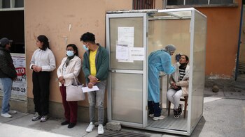 Miembros de la OMS debaten