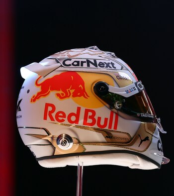 Casco de Max Verstappen para