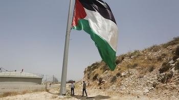 Los palestinos Al Fatá, Hamás, Yihad Islámica y el FPLP se reunirán en El Cairo tras el aplazamiento electoral