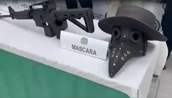 La máscara incautada presenta características