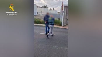 Detienen a un profesor por tocamientos a varios alumnos menores de edad en un colegio de Huelva