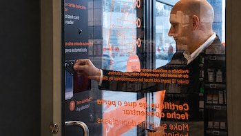 Lisboa marca tendencia: la primera parafarmacia autónoma de Europa abrió sus puertas sin empleados ni filas