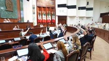 Legisladores regulan el uso de celulares en escuelas de Sinaloa.
Crédito: X/ @congresosinaloa