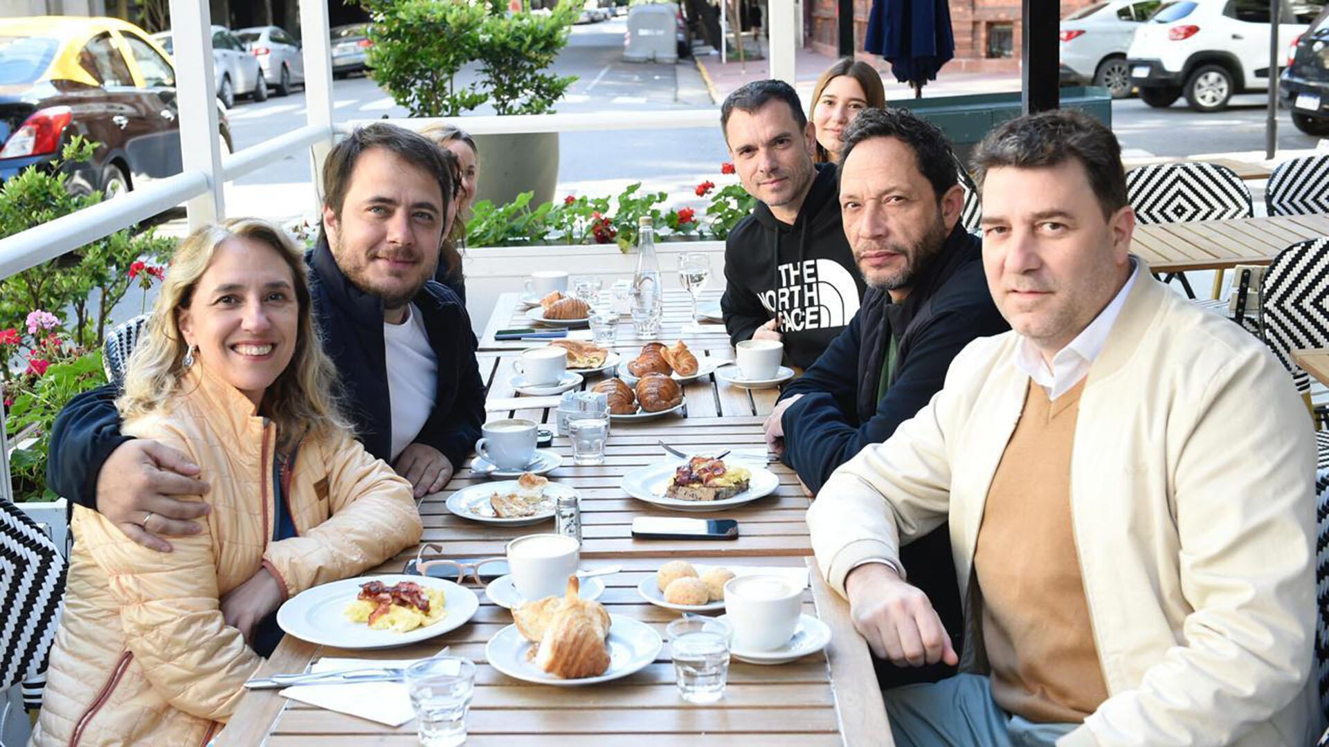 ¿El desayuno del Pro? No. El de la Coalición Cïvica