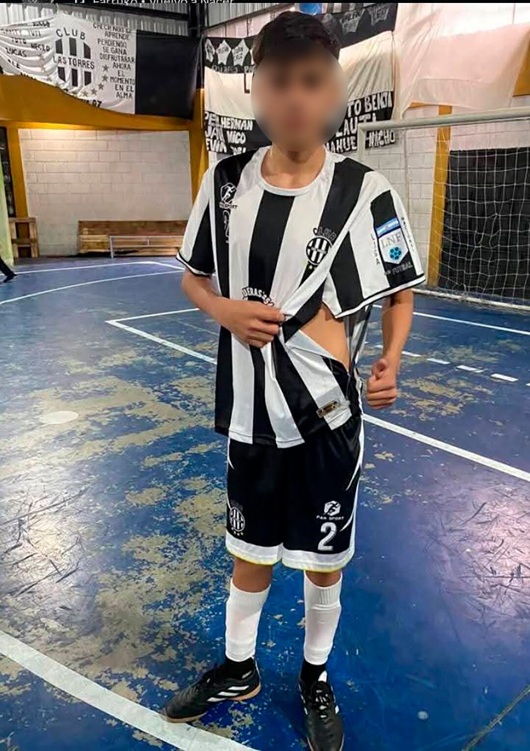 La familia denuncia la falta de protocolos y la mala intervención del personal docente durante la agresión