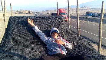 Yoa Saldarriaga tumbado en las