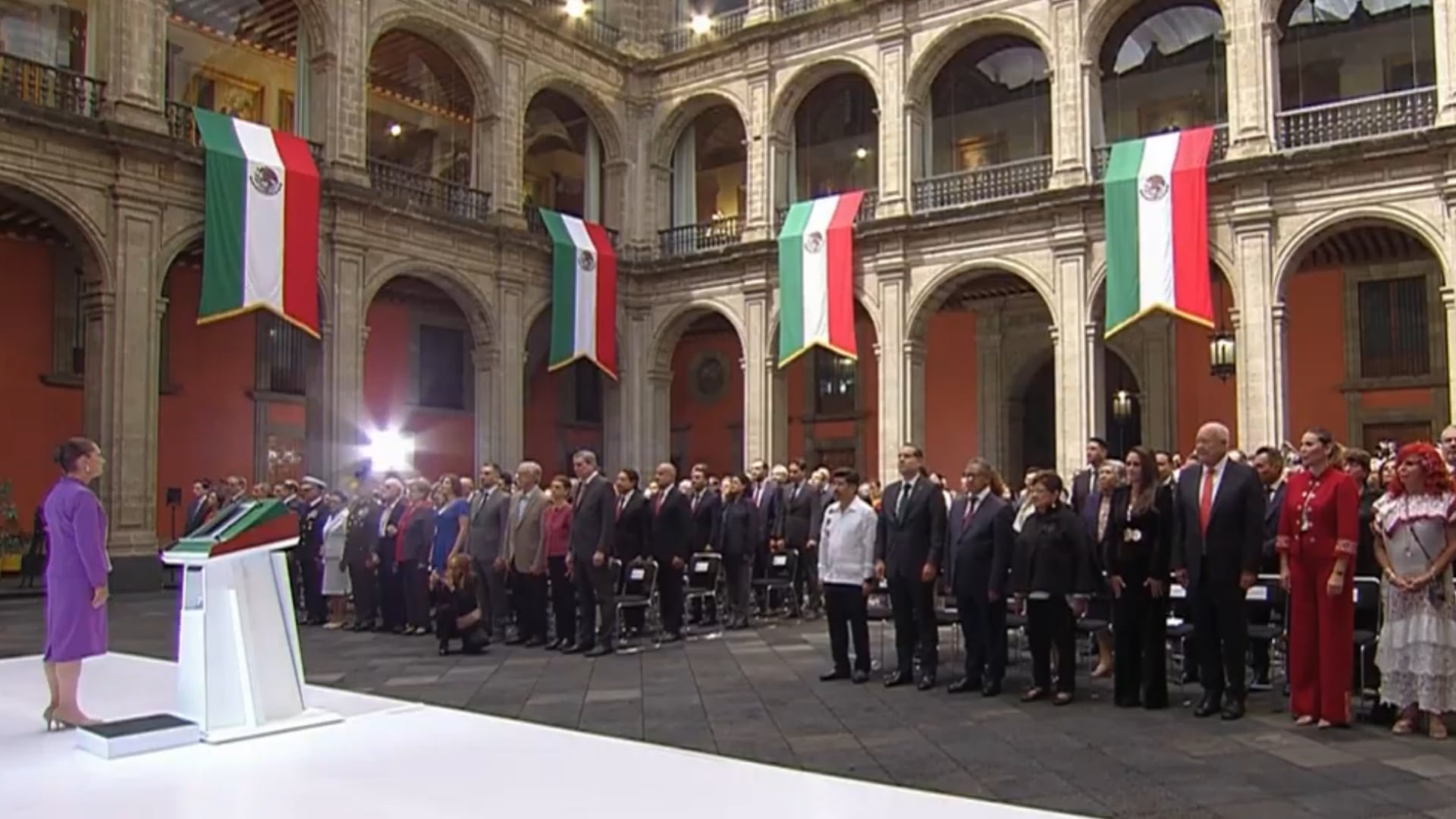 Hugo Aguilar y Maru Campos en Segundo Informe de gobierno de Sheinbaum (Captura de pantalla del canal de Youtube de la presidenta Claudia Sheinbuam)