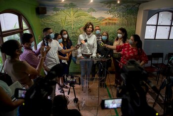 Cristiana Chamorro (c), hija de