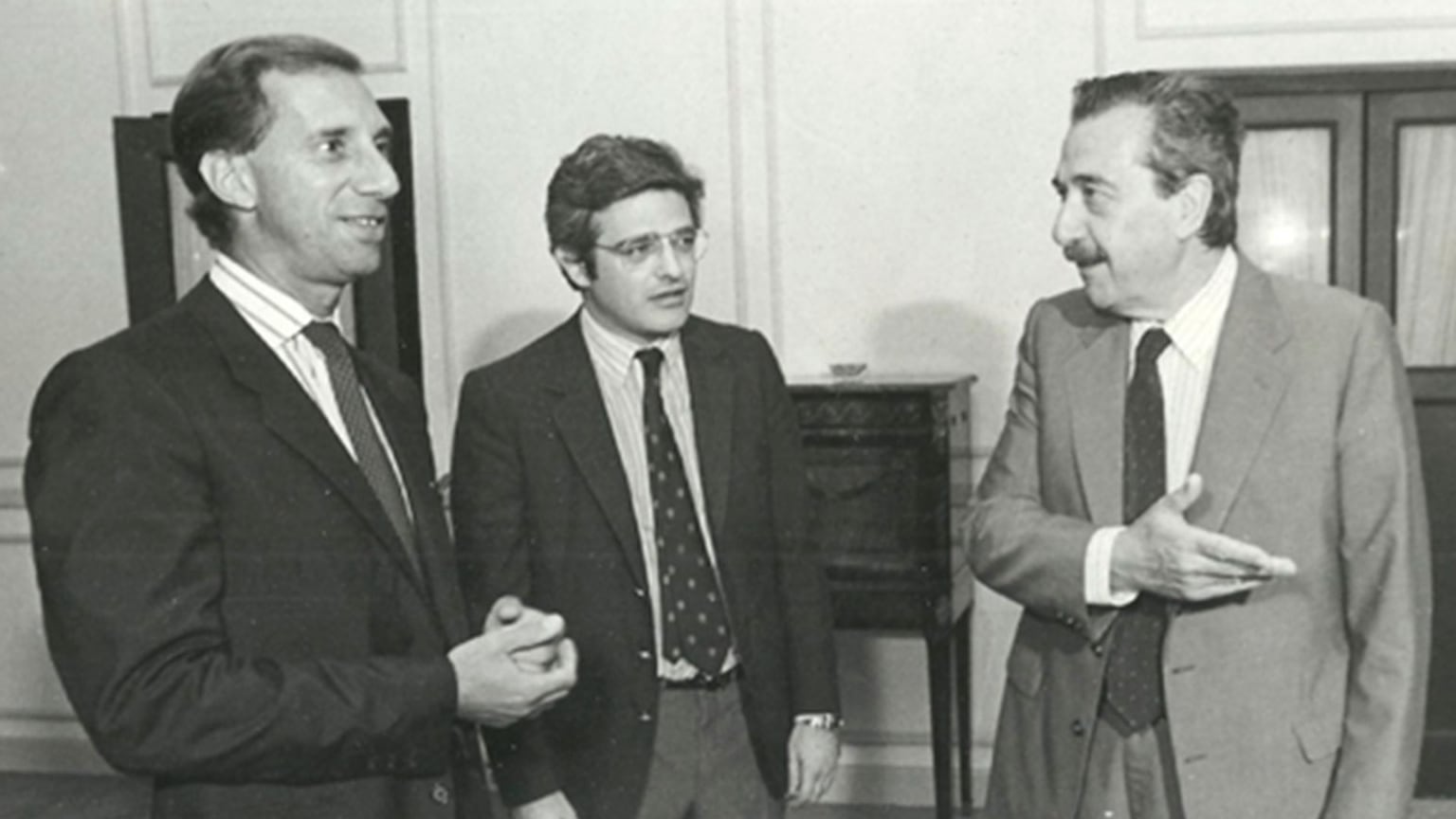 Bilardo, Enrique Fernández Cortés y el presidente Alfonsín en Olivos en 1986.