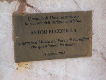 Una de las placas que