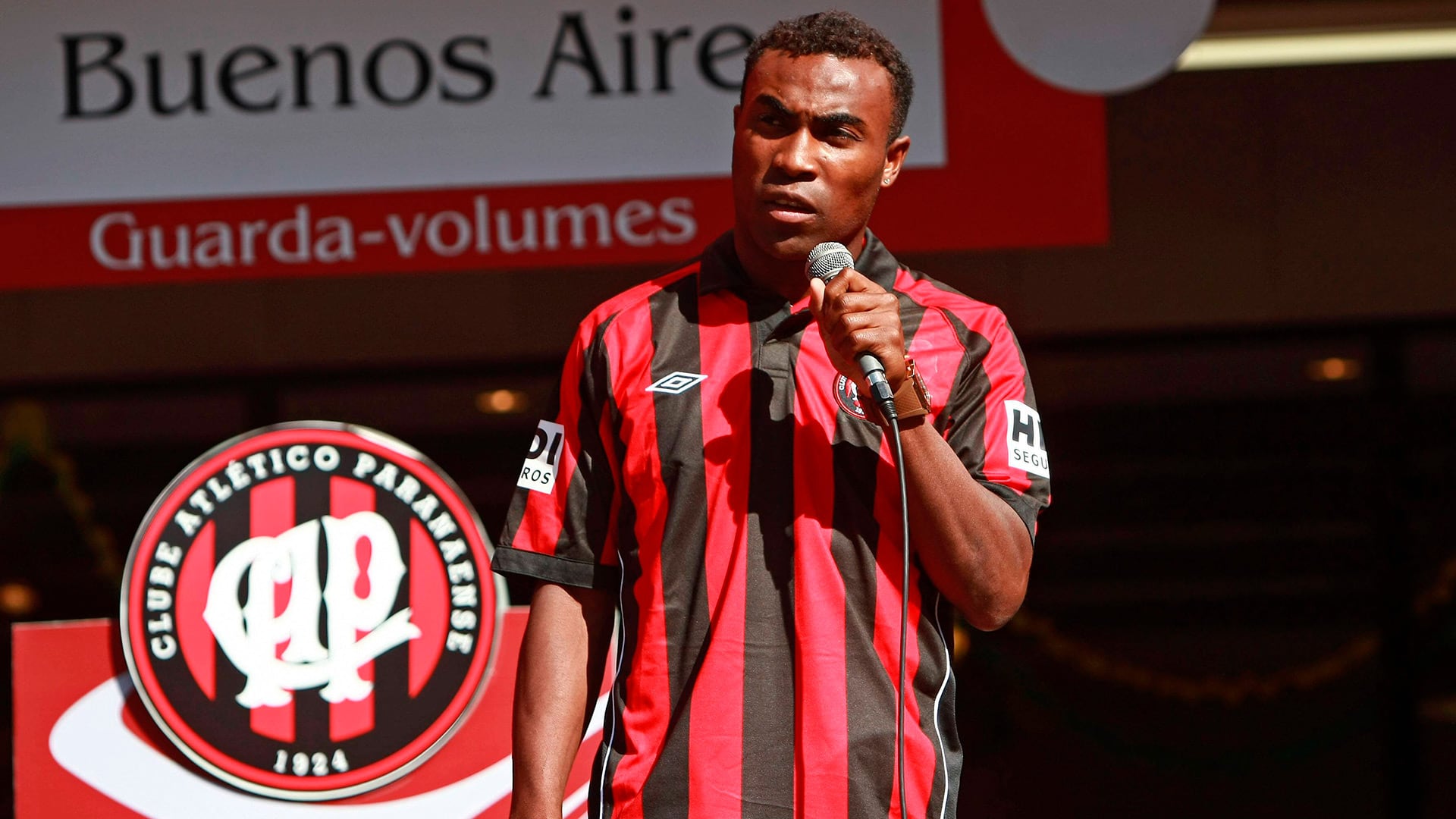 Guerrón en Atlético Paranaense (Grosby)