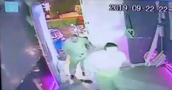 un comando armado atacó el