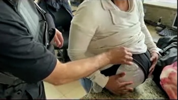 La mujer, cuya identidad no