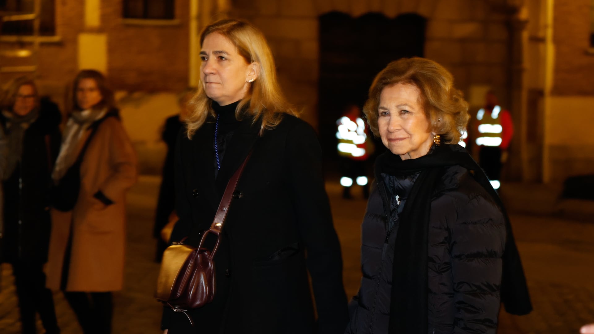 La Reina Sofía y la Infanta Cristina se acercan más que nunca en medio de la polémica por las memorias del Rey Juan Carlos