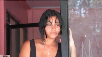 La joven comerciante abrió su tienda de ropa tras años dedicada a la venta ambulante en Honduras./El Comejamo