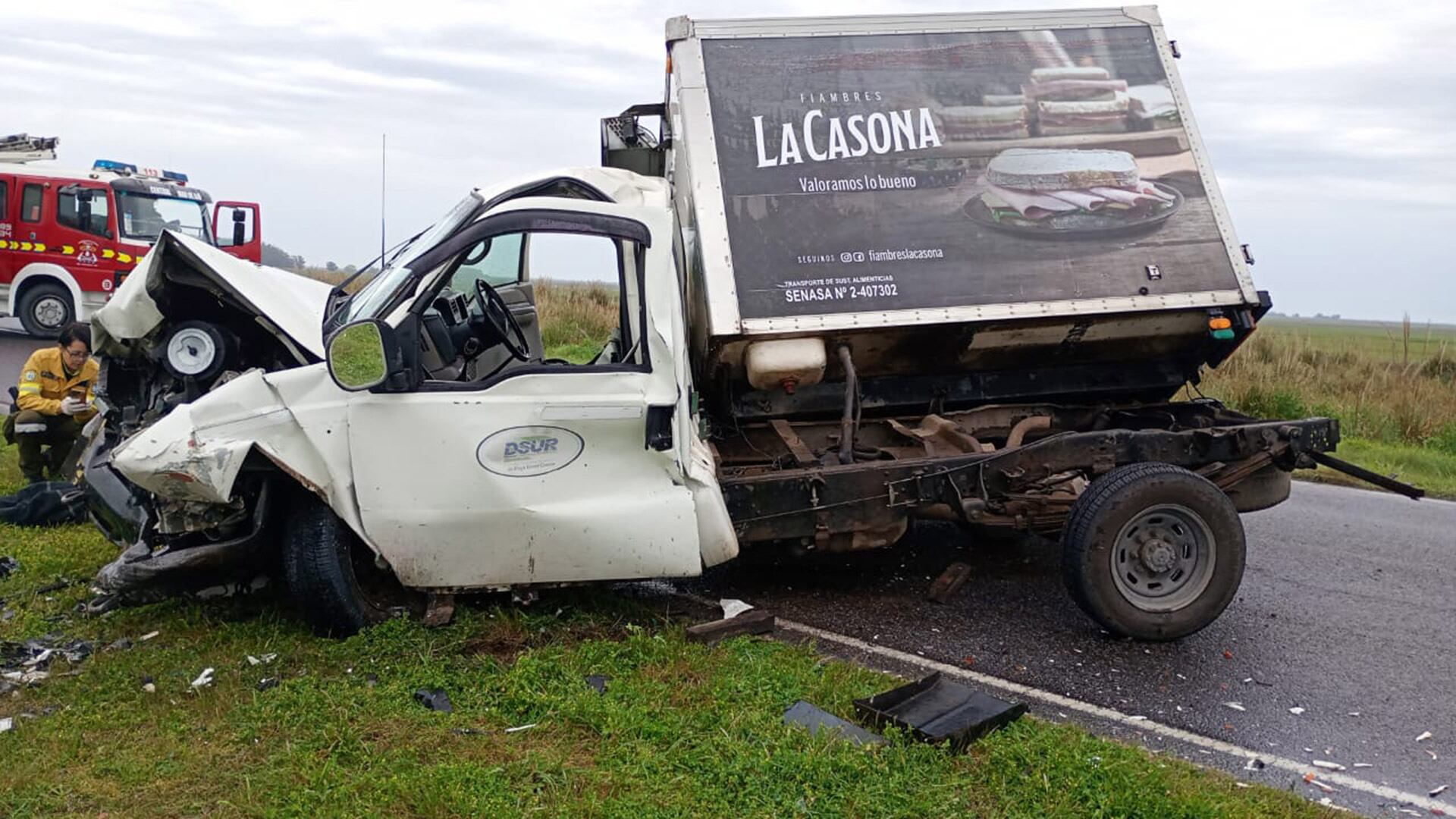 En la camioneta viajaban dos hombres, uno de los cuales sufrió una fractura de clavícula