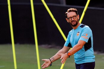 El técnico del Valencia José