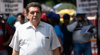 El Ministerio de Educación advirtió que el emplazamiento vigente impide medidas de hecho y que sancionará las ausencias no justificadas en medio del conflicto entre Joviel Acevedo y el Gobierno de Bernardo Arévalo.