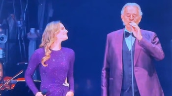 El tenor italiano junto a la agrupación mexicana encendieron los ánimos de los asistentes.
(Televisa)