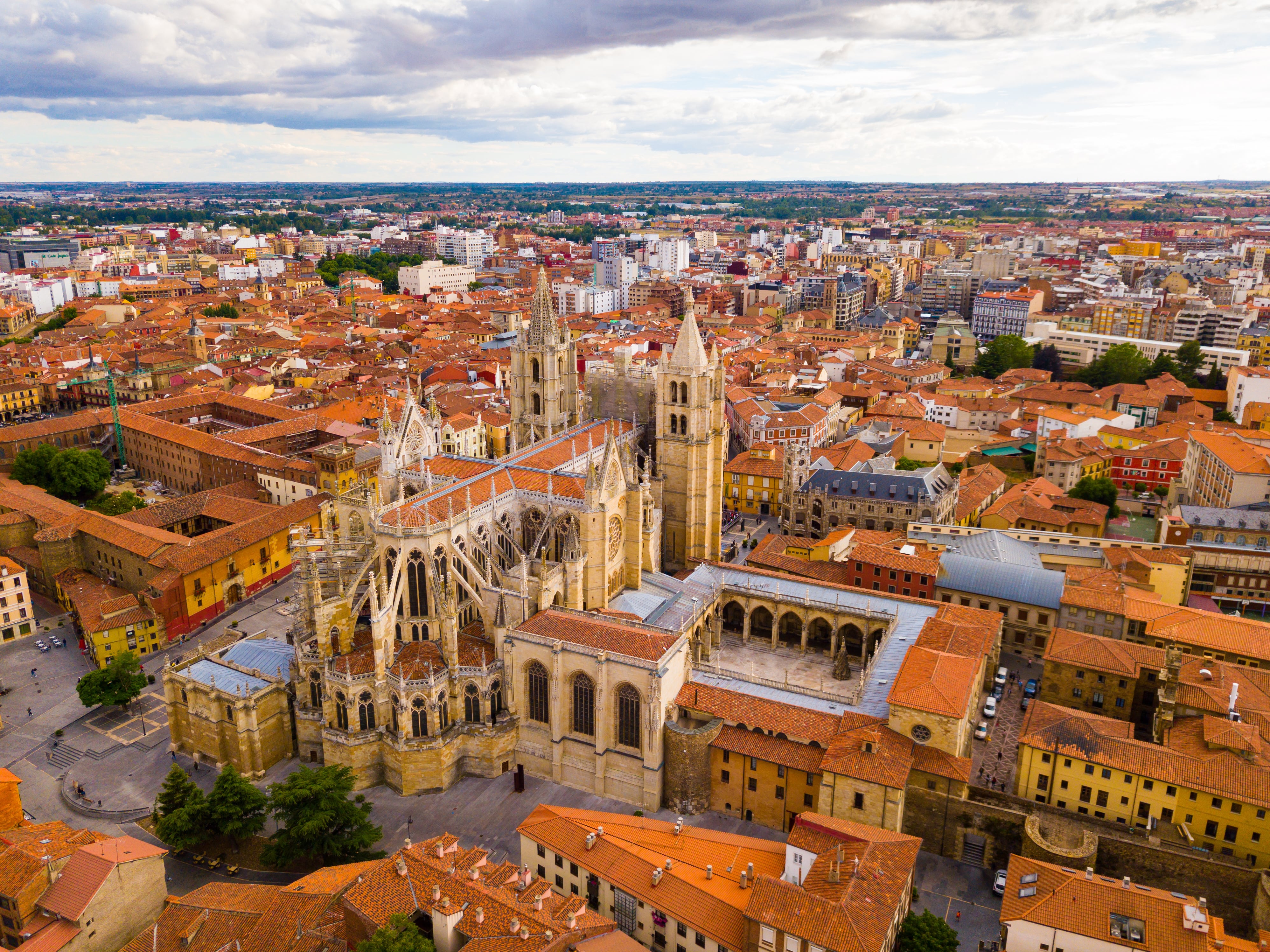 Catedral de León (Adobe Stock).