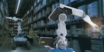 El cambio de paradigma apunta a pasar de sistemas basados en reglas a modelos capaces de anticipar disrupciones y tomar decisiones en tiempo real (Imagen: Shutterstock)