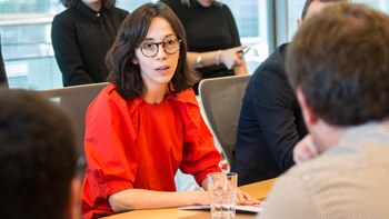 Mora Scillamá, a cargo de