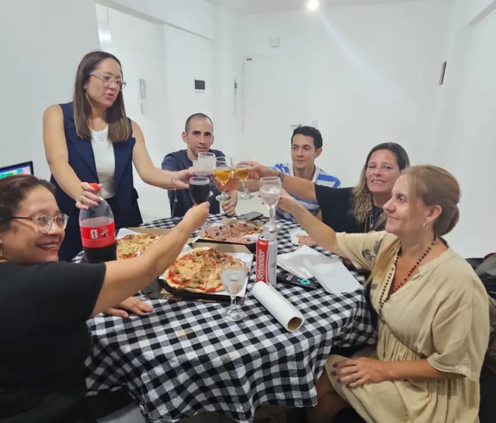 El encuentro se llevó a cabo en una cena