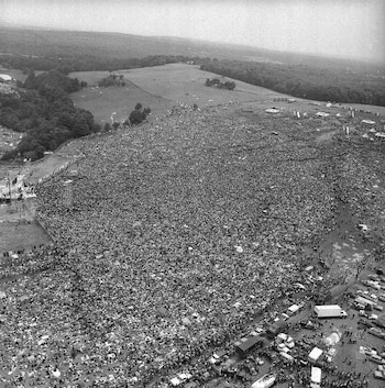 Después de Woodstock, Max Yasgur enfrentó demandas de sus vecinos, vendió la granja en 1971 y hoy tiene un memorial en Bethel, sitio histórico desde 2017 (AP Photo, File)