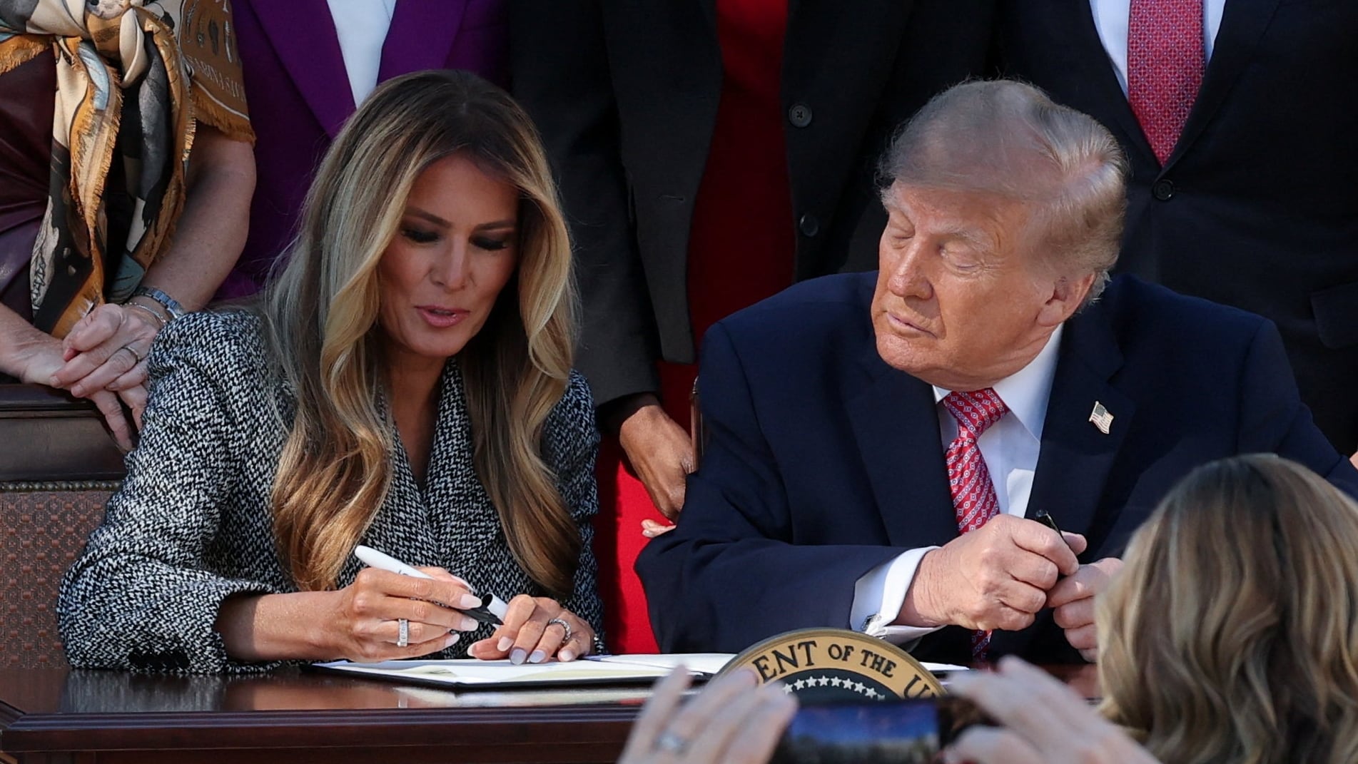 Trump crea una división de salud de la mujer en el NIH sin definir fondos