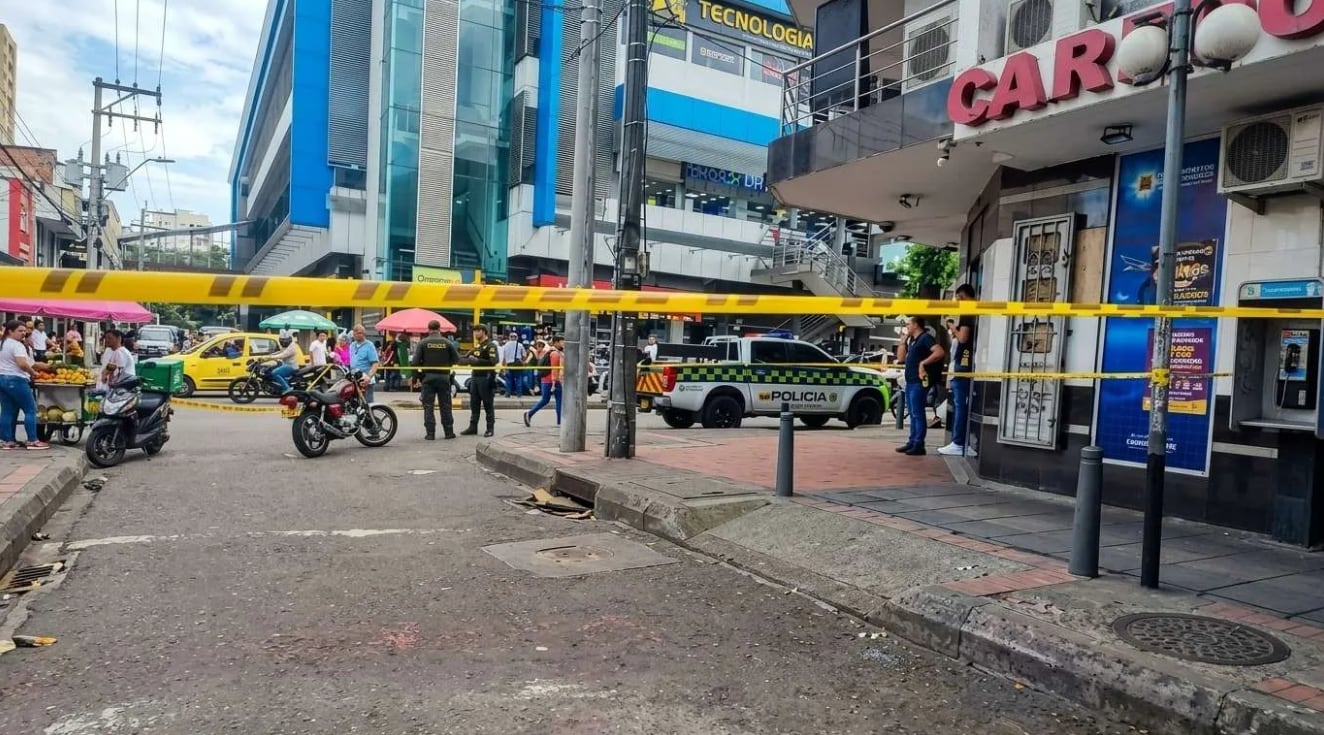 Un comerciante fue asesinado en San Andresito La Isla, en Bucaramanga: la Policía capturó a dos adolescentes e incautó un arma de fuego