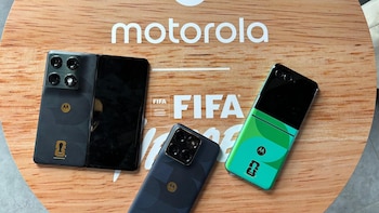 Motorola presenta los 'smartphones' razr