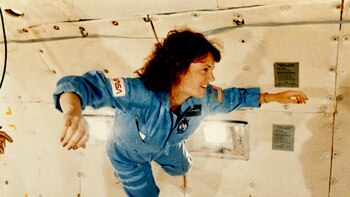La maestra elegida por la NASA para enseñar desde el espacio que murió en la trágica misión del transbordador Challenger