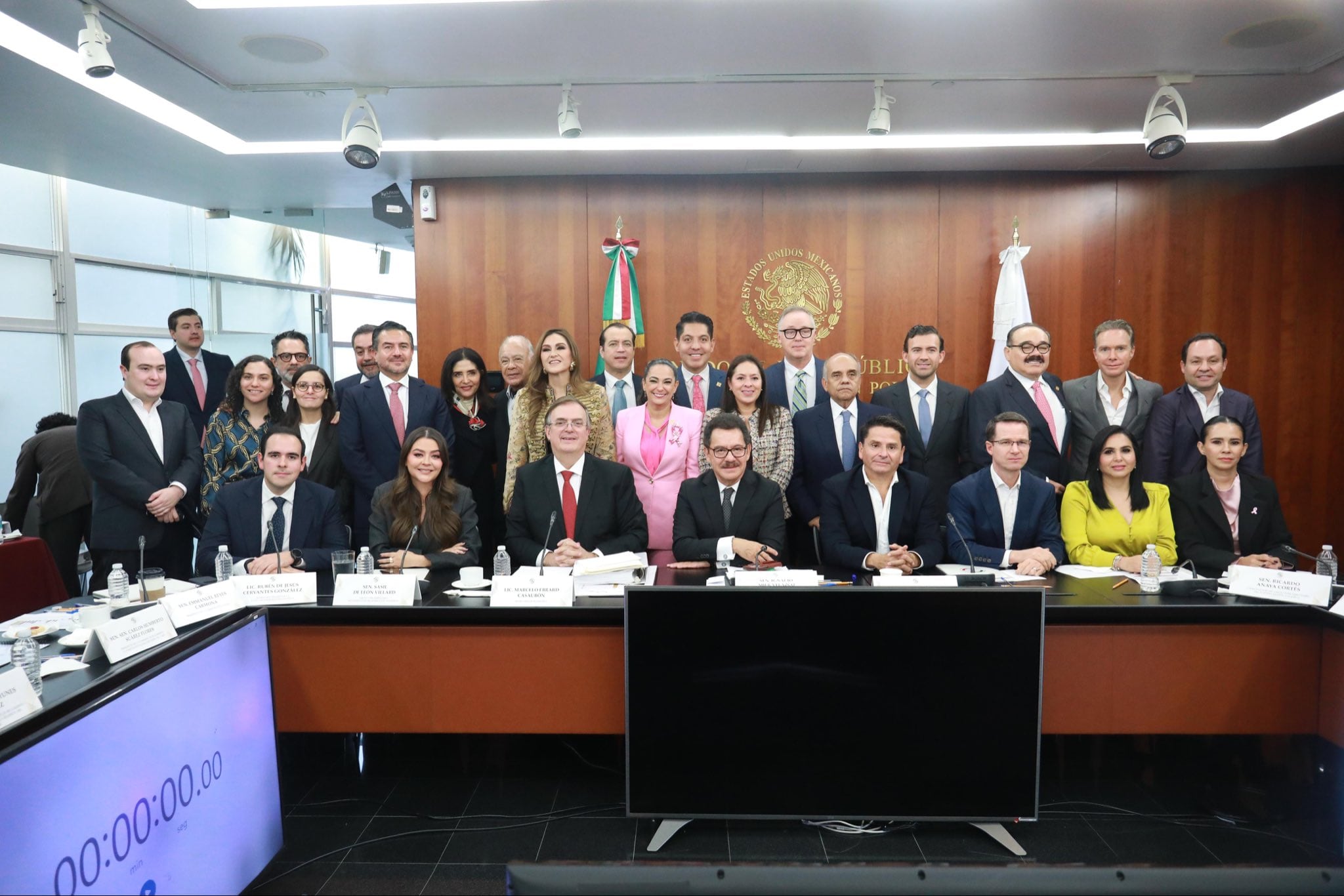 Marcelo Ebrard deja abierta la puerta a una posible candidatura presidencial en 2030: “No me maten, nada más que me borren”. (RS)