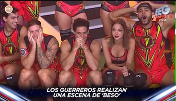 Los compañeros de equipo reaccionan