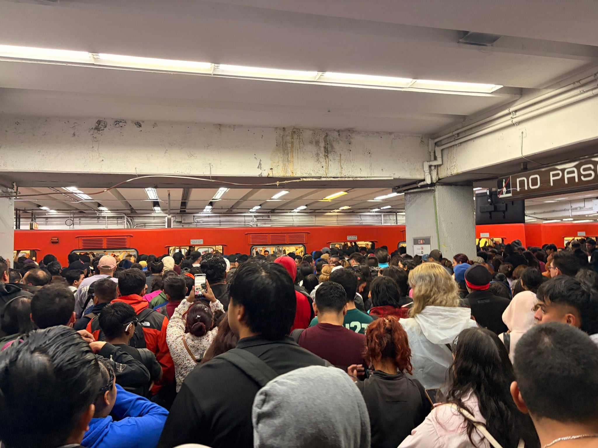 ¿Qué está pasando en el Metro y Metrobús CDMX hoy 10 de agosto?: una persona falleció en la Línea 12 tras arrojarse a las vías
