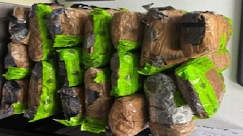 Paquetes hallados en el vehículo